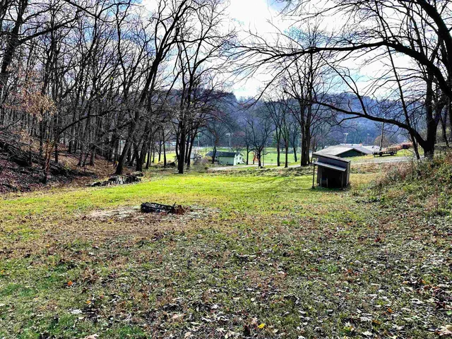 $325,000 | 1002 Tanglewood Drive, Mcgregor, IA 52157