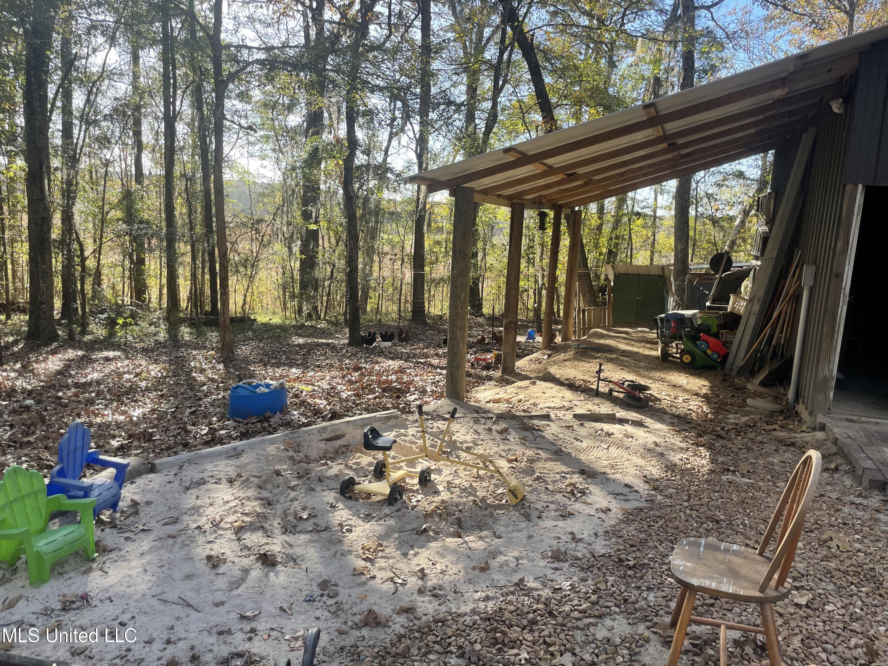2034 Cleary Road Florence, MS 39073 - Photo 35 of 59 236B2585-5BEA-4E82-80F8-4DC9BBD3CAE5