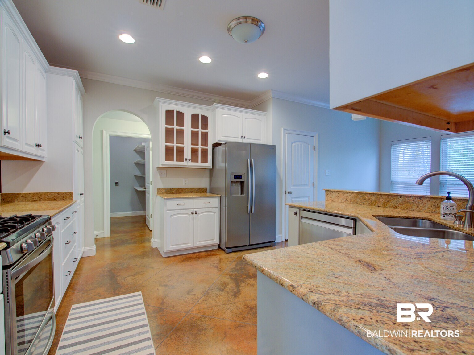 105 Raphael Semmes Drive West Daphne, AL 36527 - Photo 6 of 47 Kitchen