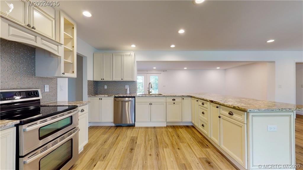 1060 Northwest Terrace Road Stuart, FL 34994 - Photo 14 of 51 Gallery Image 14