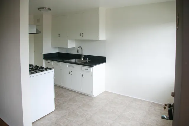 $2,700 | 815 East Figueroa Street, Santa Barbara, CA 93103