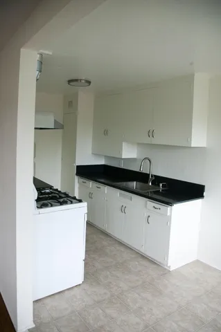 $2,700 | 815 East Figueroa Street, Santa Barbara, CA 93103