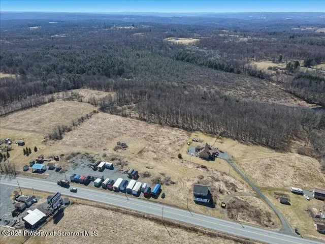 $325,000 | 1642 Hamlin Highway, Lake Ariel, PA 18436
