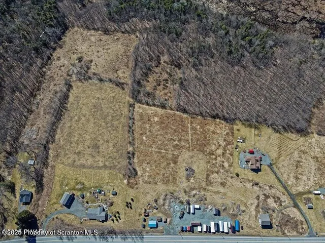 $325,000 | 1642 Hamlin Highway, Lake Ariel, PA 18436