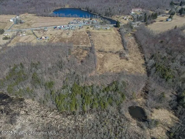 $325,000 | 1642 Hamlin Highway, Lake Ariel, PA 18436