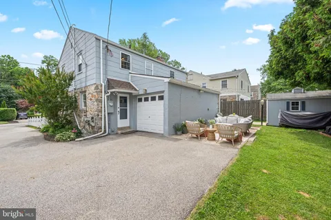 $890,000 | 4 Lowrys Lane, Bryn Mawr, PA 19010