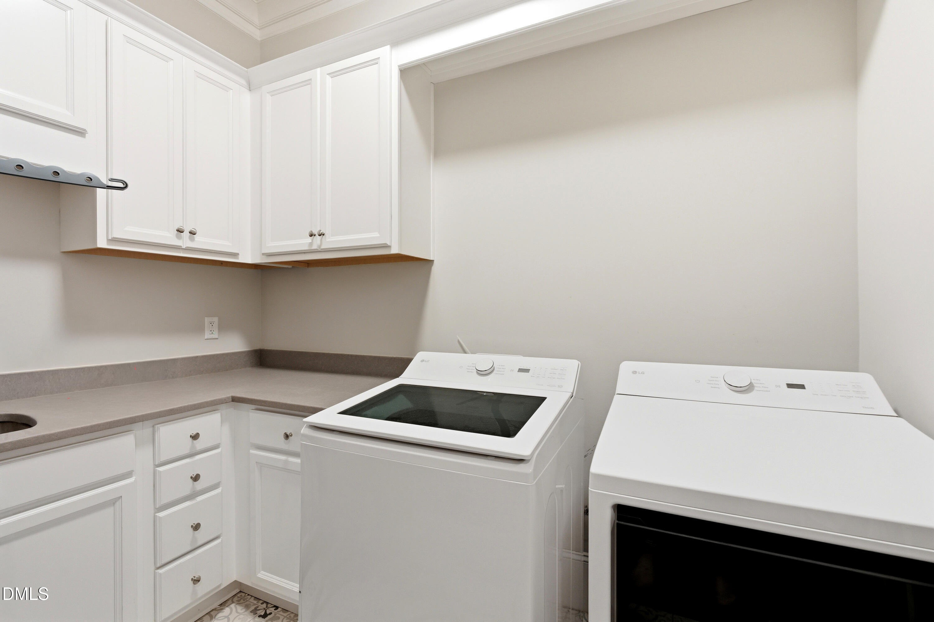 2112 Kipawa Street Raleigh, NC 27607 - Photo 32 of 61 Kipawa-32