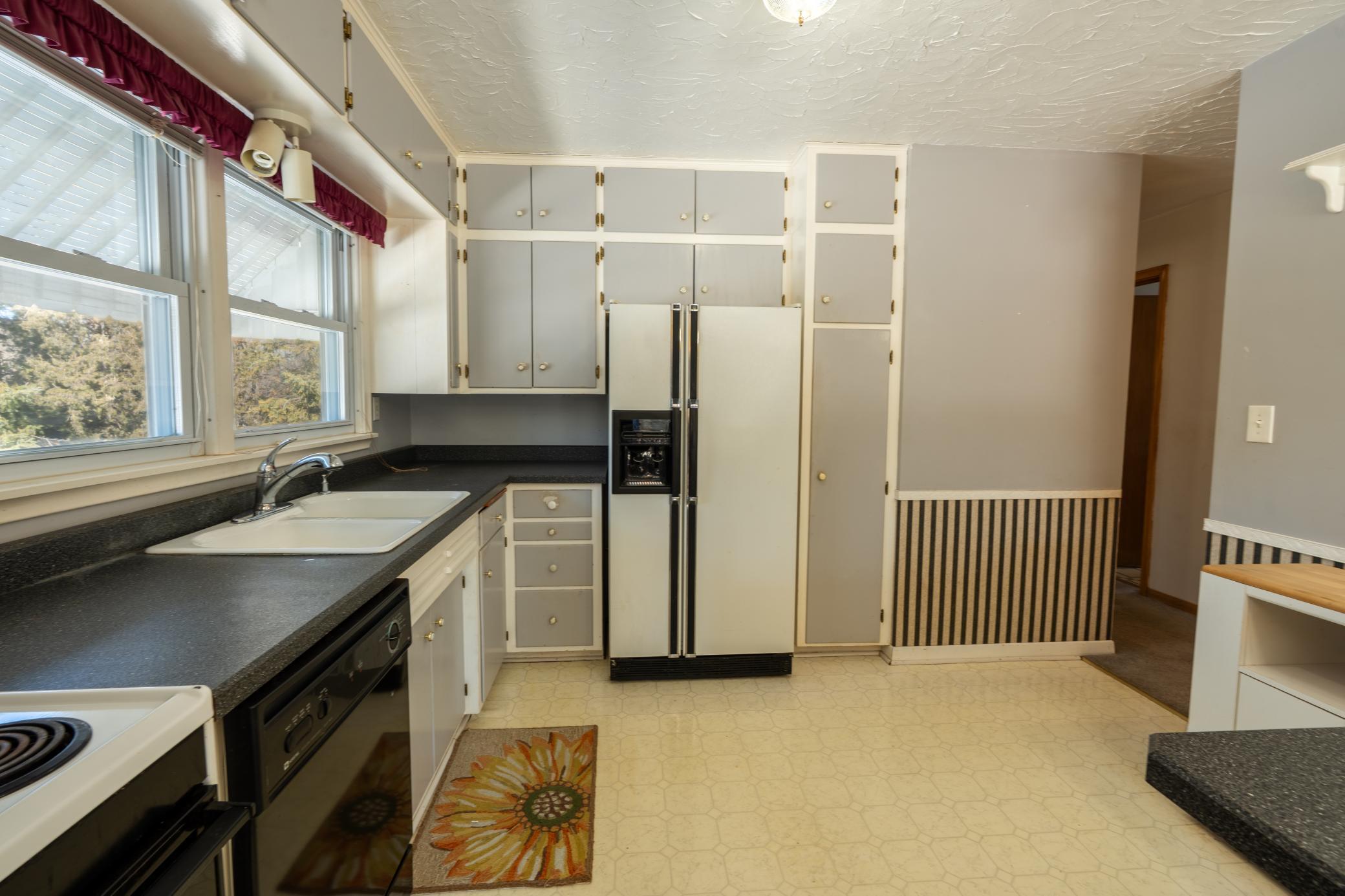 14408 Brunsvold Road Minnetonka, MN 55345 - Photo 4 of 51