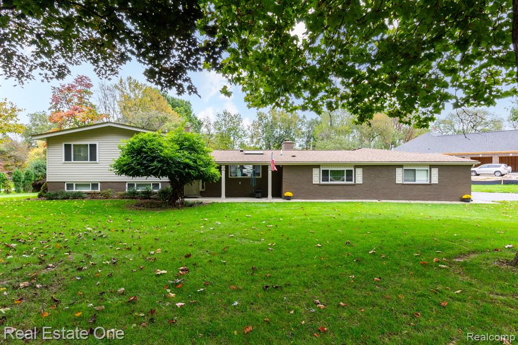 2331 Rusk Road Rochester Hills, MI 48306 - Photo 2 of 46