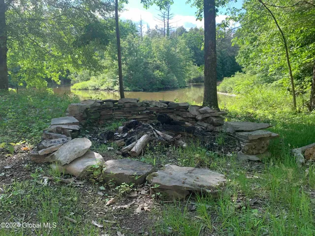 $238,800 | L14 Eagle Nest Road, Earlton, NY 12058