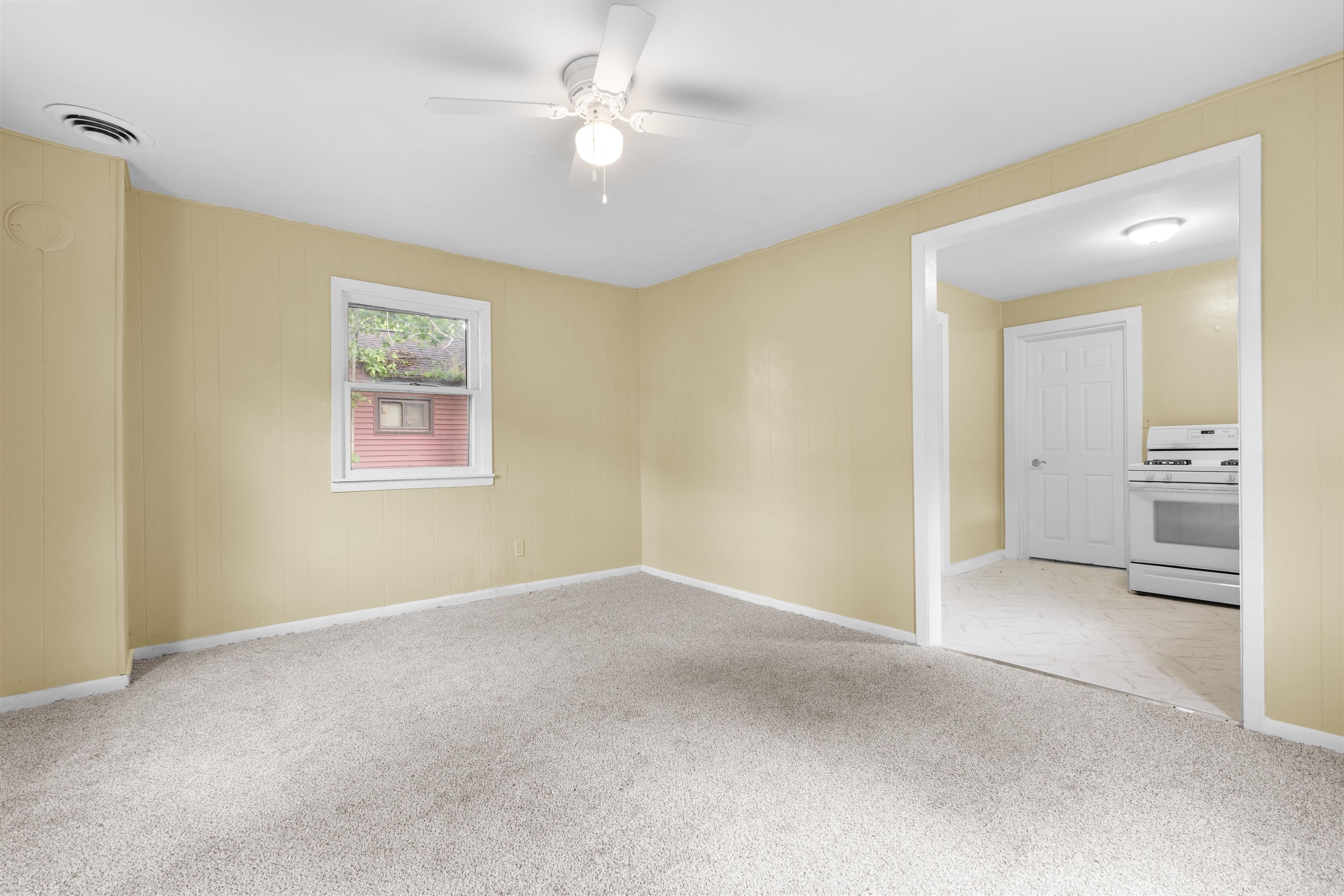 619 Fitch Road Rockford, IL 61109 - Photo 3 of 10