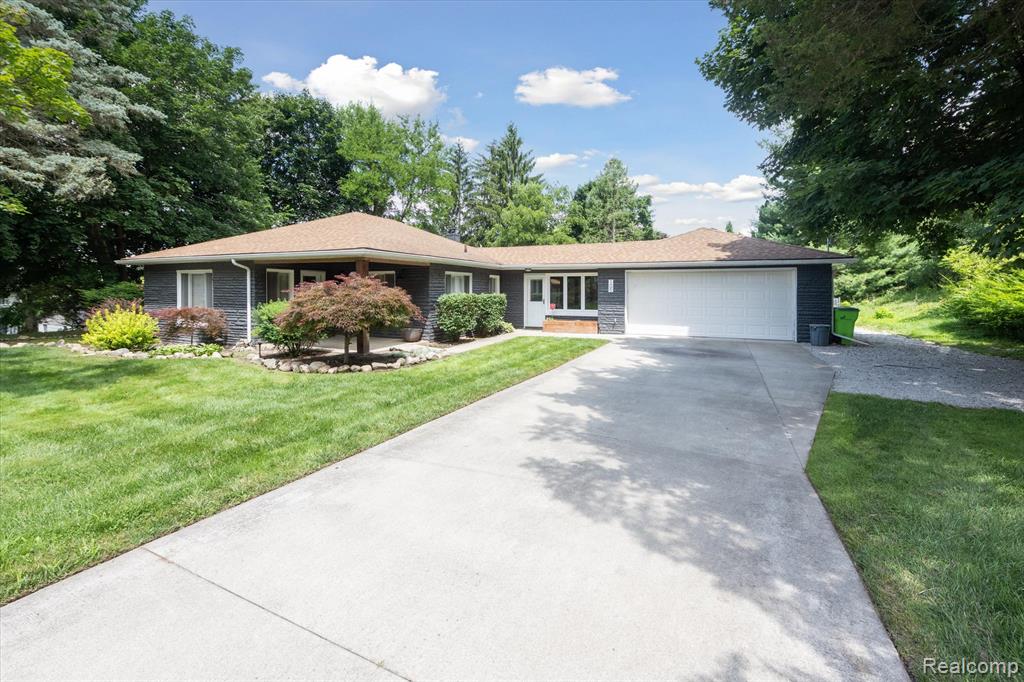 105 George Street Milford, MI 48381 - Photo 4 of 48