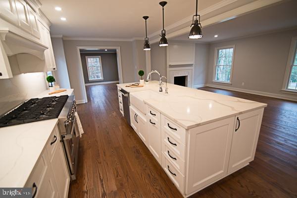 118 Jaffrey Road Malvern, PA 19355 - Photo 17 of 48 Side View of Kitchen