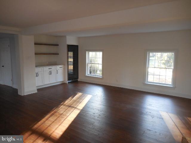 118 Jaffrey Road Malvern, PA 19355 - Photo 23 of 48 Family Room with built-ins