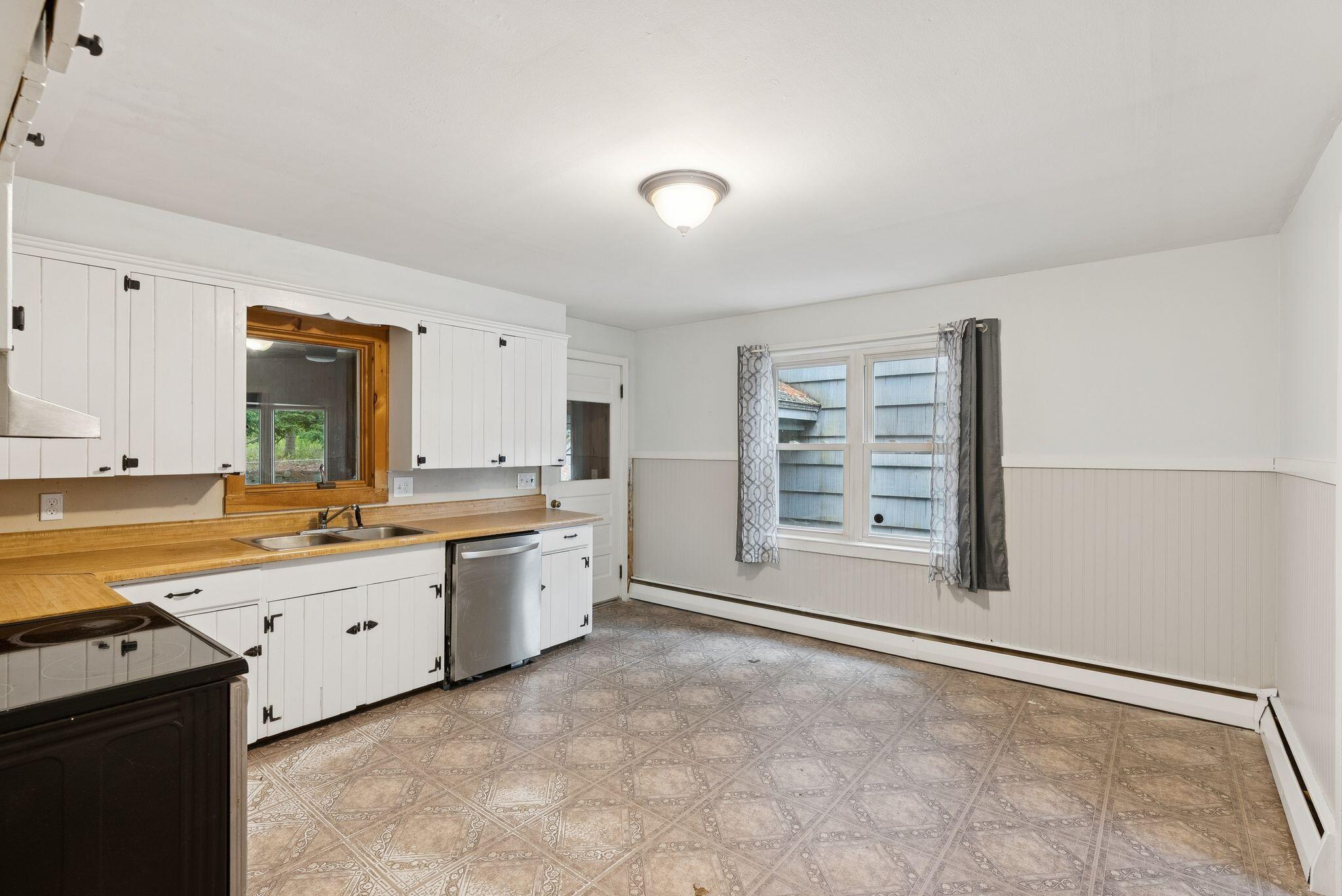 151 Allen Avenue Auburn, ME 04210 - Photo 11 of 45 26_DSC09563