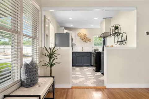 $490,000 | 5517 Avenue G, Unit A, Austin, TX 78751