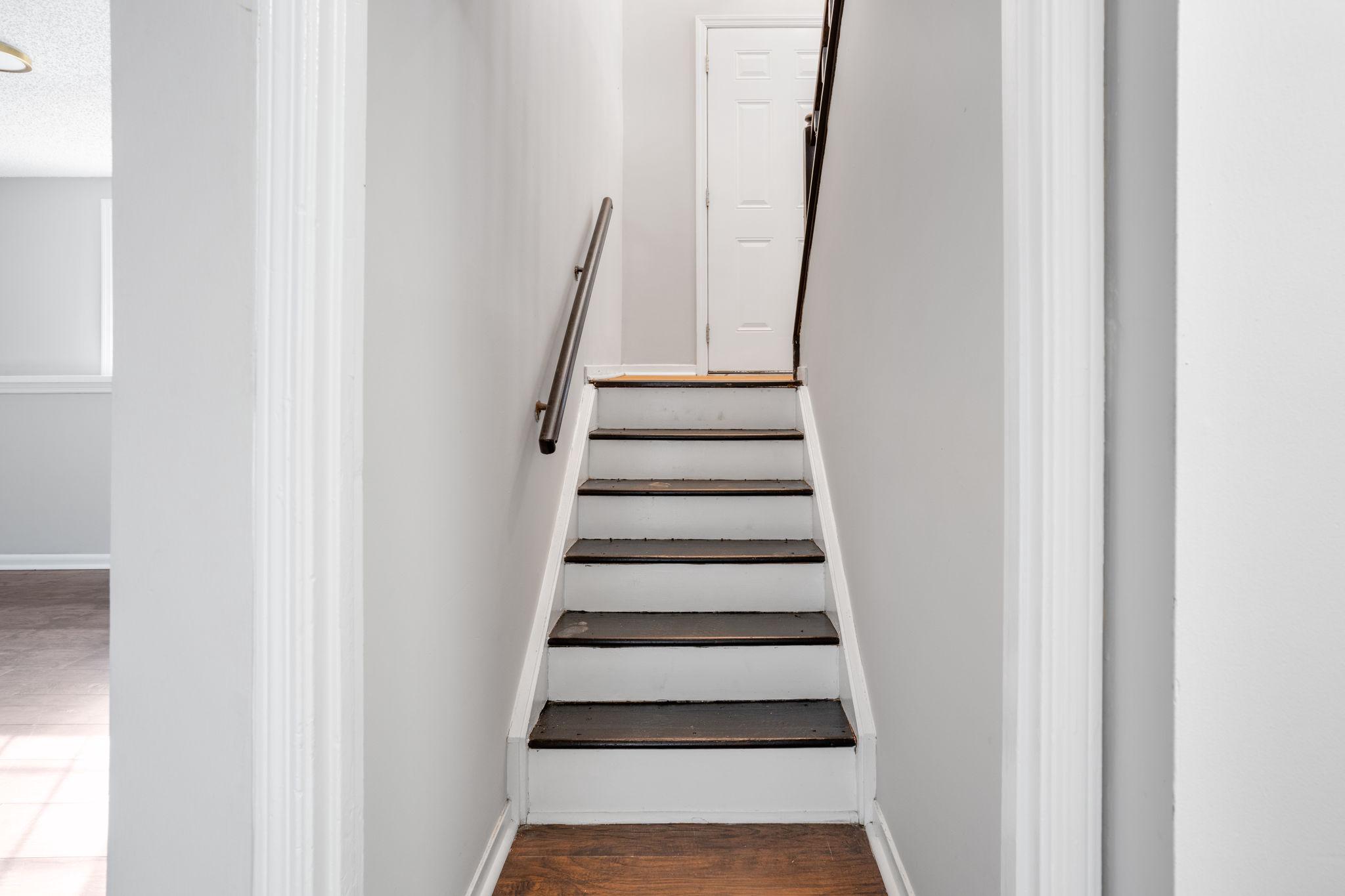 31 Decatur Lane Sicklerville, NJ 08081 - Photo 26 of 38 Inviting staircase to Lower level
