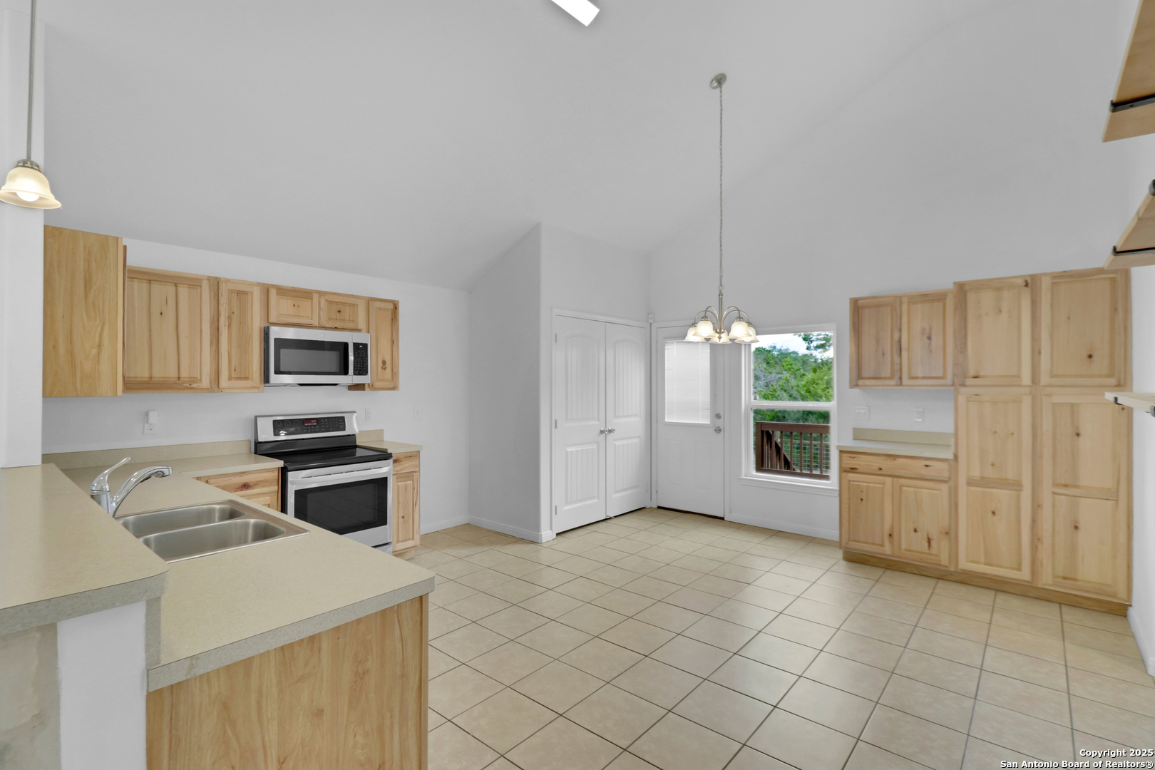 2720 Golf Drive Spring Branch, TX 78070 - Photo 11 of 36