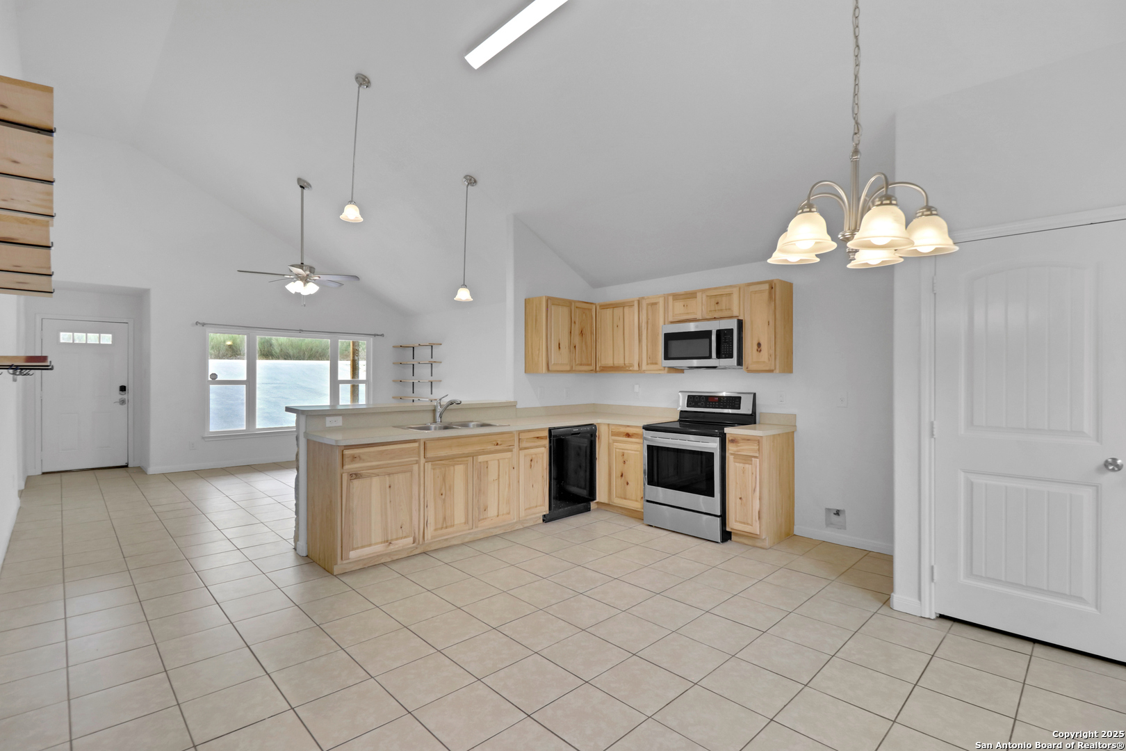 2720 Golf Drive Spring Branch, TX 78070 - Photo 13 of 36