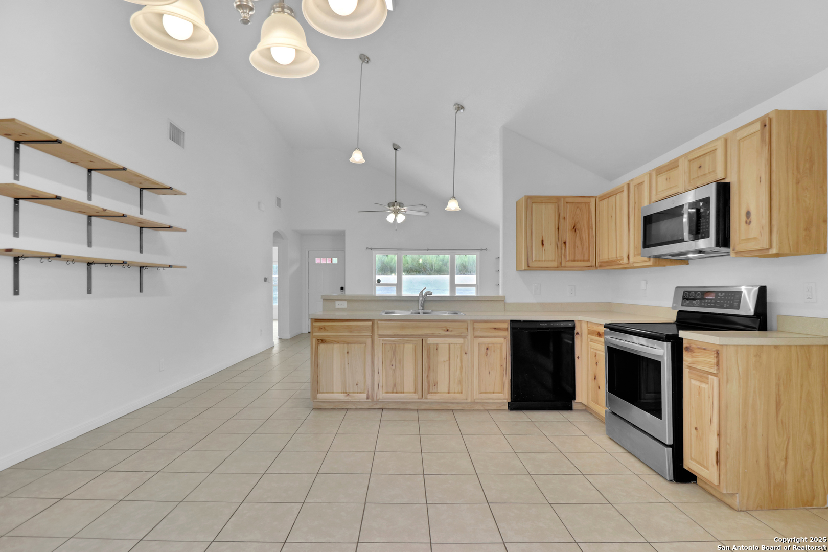 2720 Golf Drive Spring Branch, TX 78070 - Photo 14 of 36