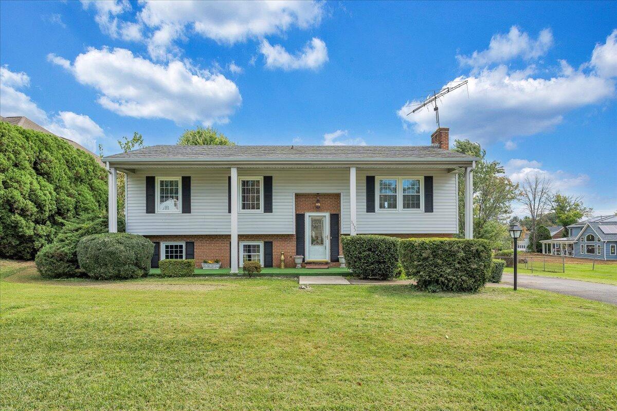 3523 Laurel Ridge Road Northwest Roanoke, VA 24017 - Photo 1 of 34 01-MIB04344