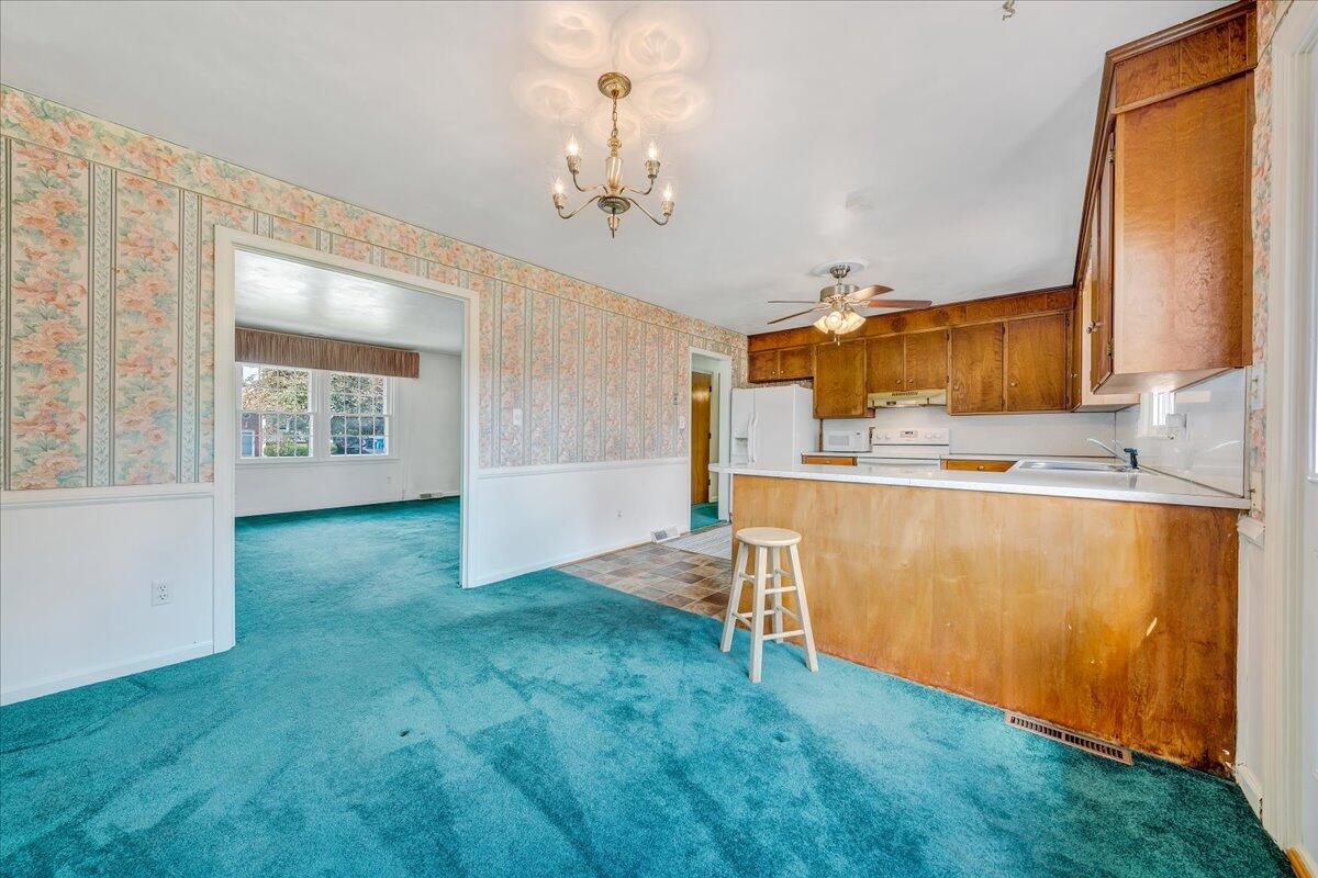 3523 Laurel Ridge Road Northwest Roanoke, VA 24017 - Photo 6 of 34 06-MIB04275