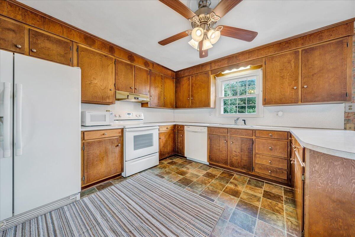 3523 Laurel Ridge Road Northwest Roanoke, VA 24017 - Photo 7 of 34 07-MIB04278