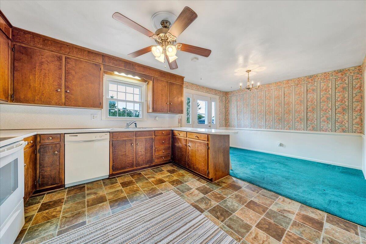 3523 Laurel Ridge Road Northwest Roanoke, VA 24017 - Photo 8 of 34 08-MIB04281