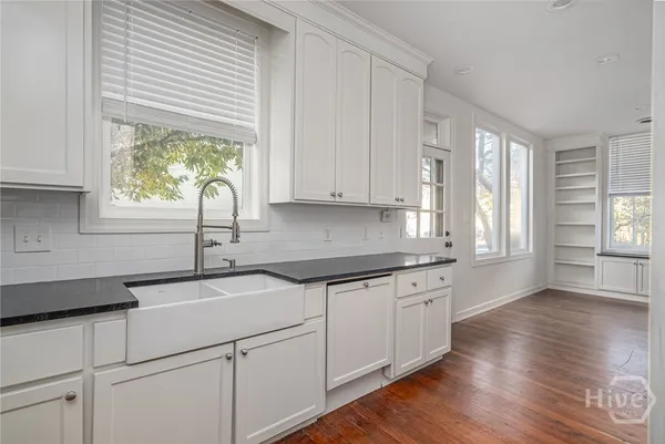 $3,195,000 | 25 West Perry Street, Savannah, GA 31401