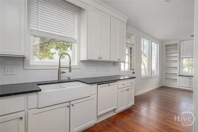 $3,245,000 | 25 West Perry Street, Savannah, GA 31401