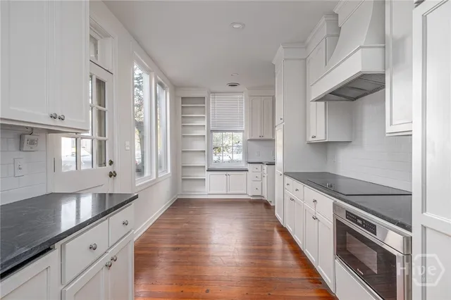 $3,245,000 | 25 West Perry Street, Savannah, GA 31401