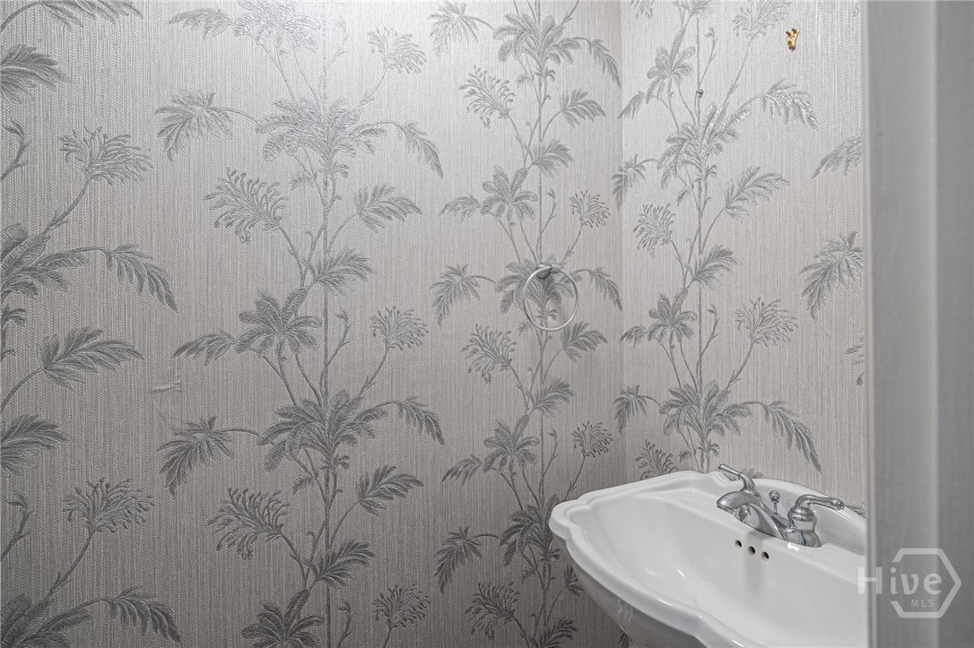 25 West Perry Street Savannah, GA 31401 - Photo 15 of 75 Powder Room Parlor Level