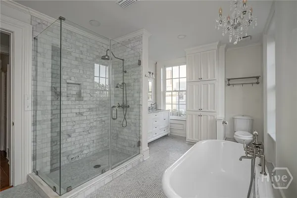 $3,195,000 | 25 West Perry Street, Savannah, GA 31401