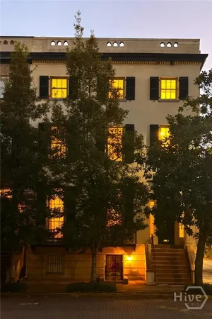 $3,195,000 | 25 West Perry Street, Savannah, GA 31401