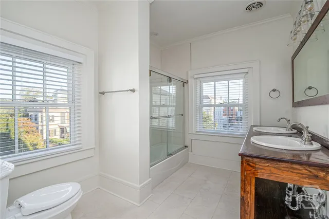 $3,245,000 | 25 West Perry Street, Savannah, GA 31401