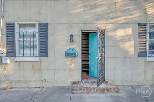 $3,245,000 | 25 West Perry Street, Savannah, GA 31401