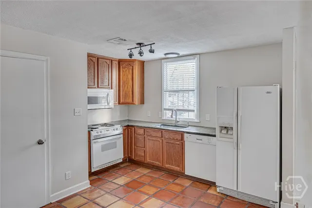 $3,245,000 | 25 West Perry Street, Savannah, GA 31401