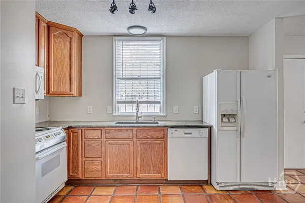 $3,195,000 | 25 West Perry Street, Savannah, GA 31401