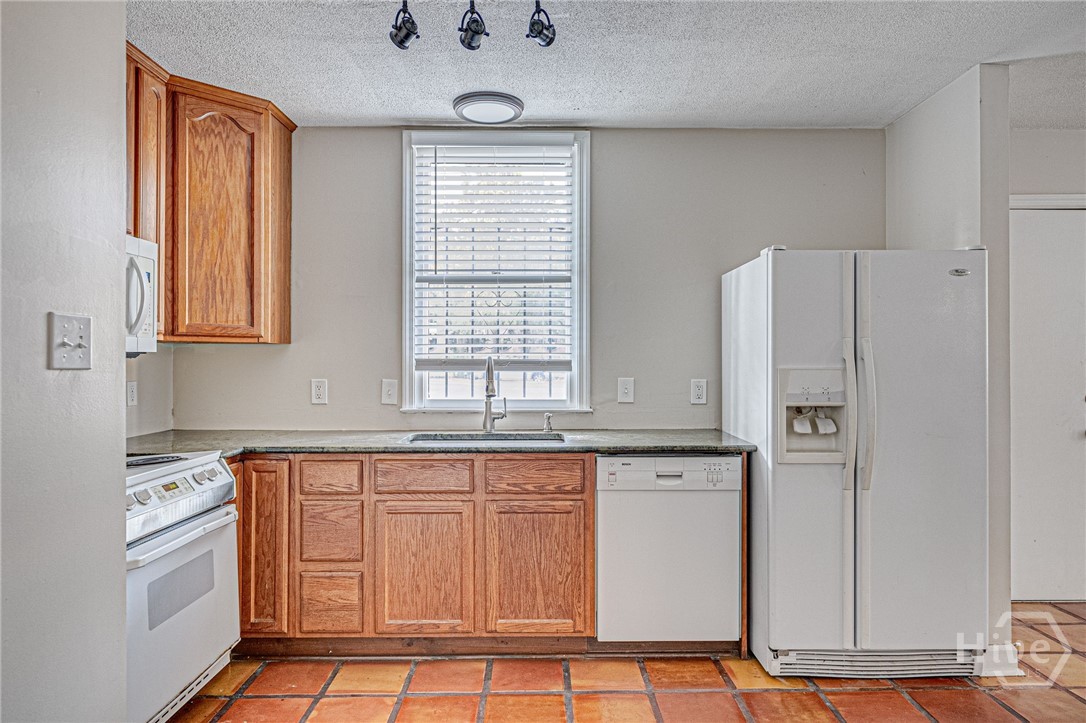 25 West Perry Street Savannah, GA 31401 - Photo 41 of 75 Carriage House