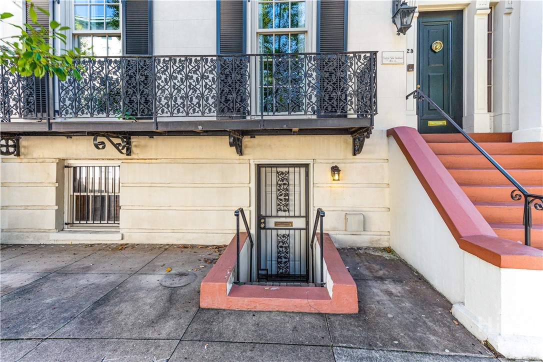 25 West Perry Street Savannah, GA 31401 - Photo 47 of 75 Garden Level Apartment