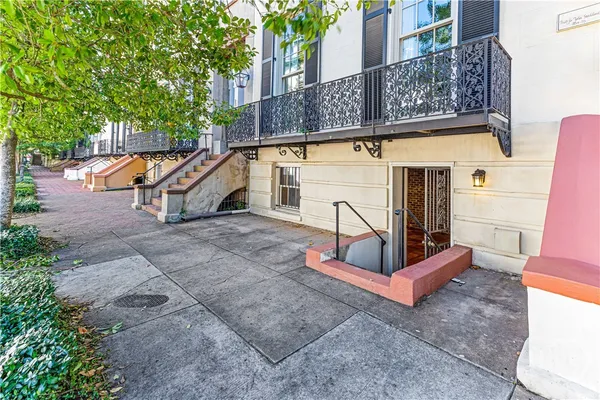 $3,195,000 | 25 West Perry Street, Savannah, GA 31401