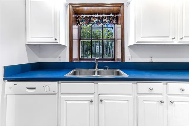 $3,245,000 | 25 West Perry Street, Savannah, GA 31401