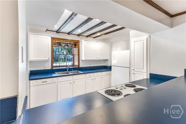 $3,195,000 | 25 West Perry Street, Savannah, GA 31401