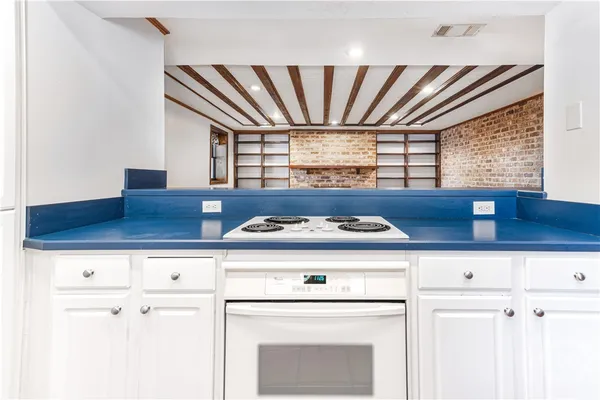 $3,195,000 | 25 West Perry Street, Savannah, GA 31401