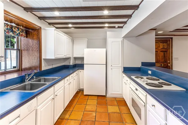 $3,195,000 | 25 West Perry Street, Savannah, GA 31401