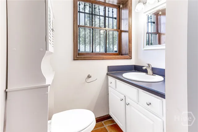 $3,245,000 | 25 West Perry Street, Savannah, GA 31401