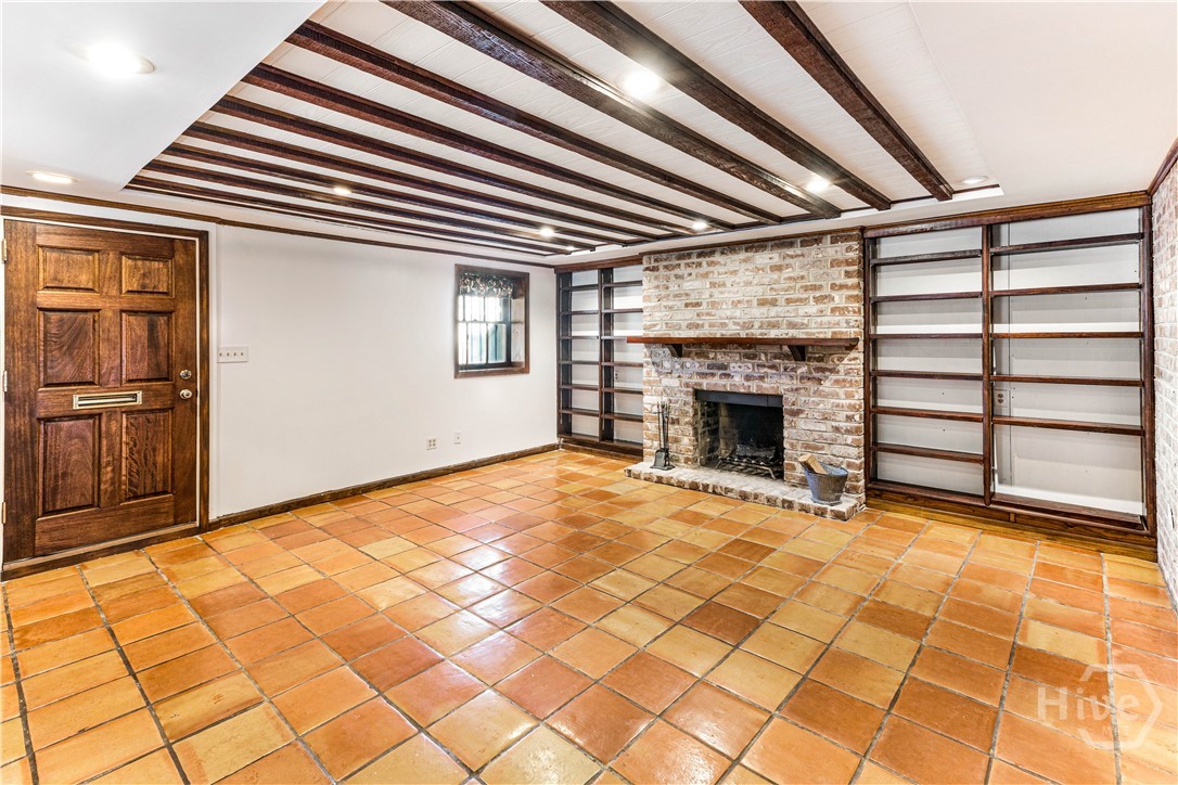 25 West Perry Street Savannah, GA 31401 - Photo 62 of 75 Garden Level Apartment