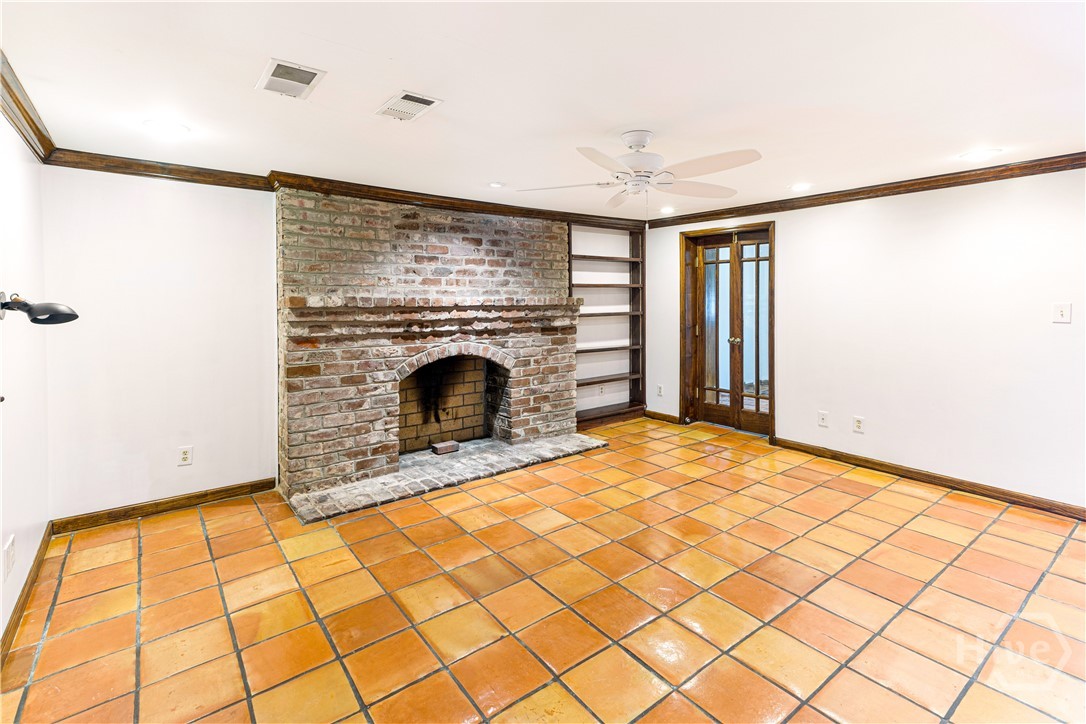 25 West Perry Street Savannah, GA 31401 - Photo 63 of 75 Garden Level Apartment