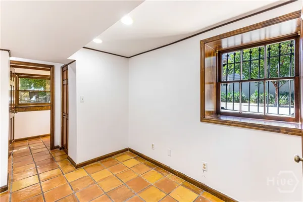 $3,195,000 | 25 West Perry Street, Savannah, GA 31401