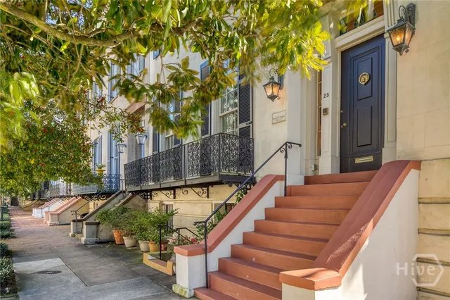 $3,245,000 | 25 West Perry Street, Savannah, GA 31401